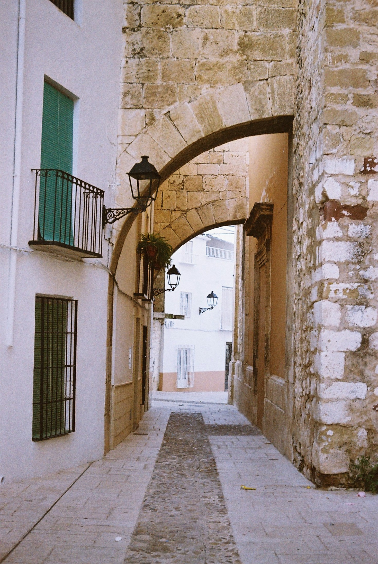 Why Walking Tours Offer the Best Local History Lesson